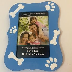 Blue and White Dog Paw Wooden Picture Frame (4x6in). Horizontally or vertically